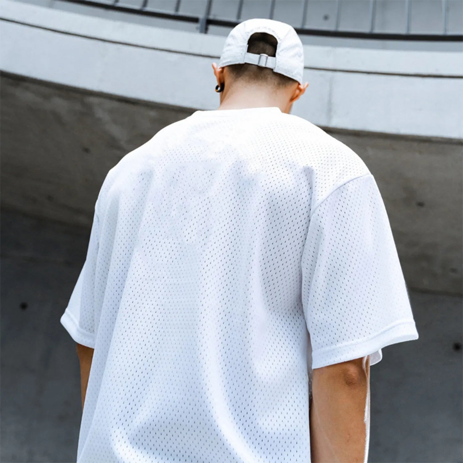 Men's Oversized Gym T-Shirt - Breathable Quick-Dry Workout Shirt for Weightlifting